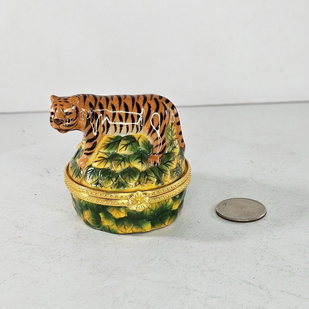 Vintage CBK Ceramic Tiger Hinged Trinket Box Wild Animal Critter On Leaves - Picture 8 of 8